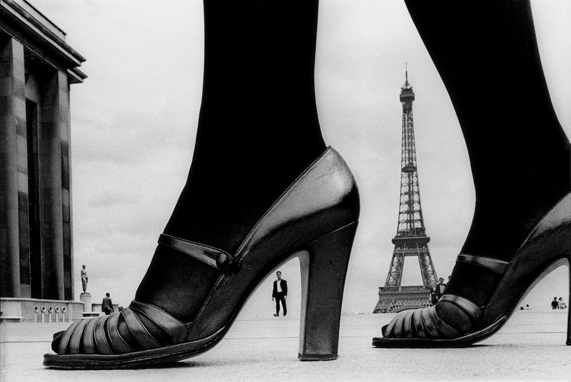 Image result for Chaussures et Tour Eiffel Photo noir & blanc Frank HORVAT